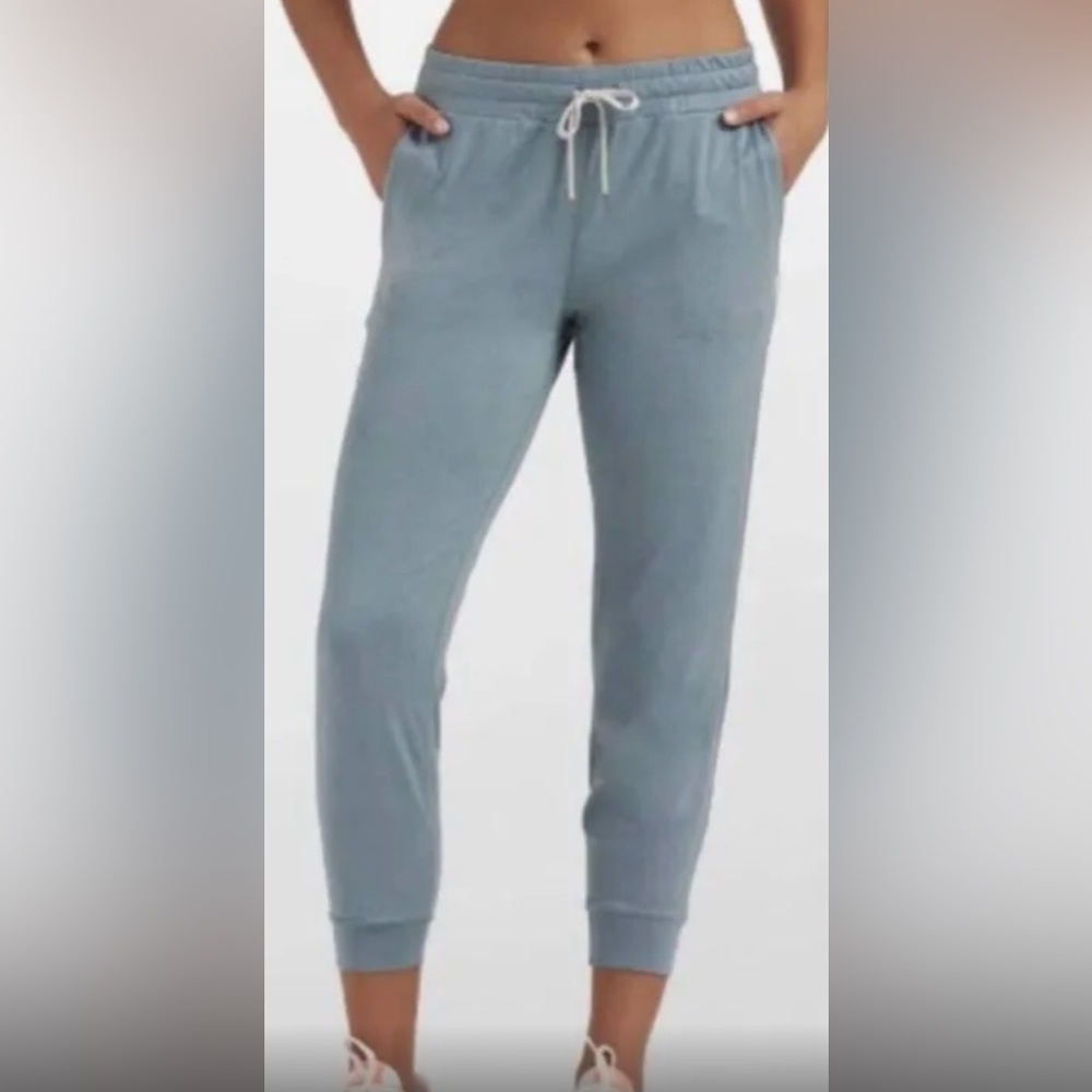 Vuori NWT Performance jogger dream knit Sz XXS 25” inseam in Light Cloud Heather